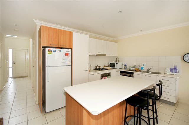 7 Viewbank Circuit, ROXBURGH PARK VIC 3064, Roxburgh Park - Thumbnail 5