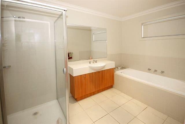 7 Viewbank Circuit, ROXBURGH PARK VIC 3064, Roxburgh Park - Thumbnail 6