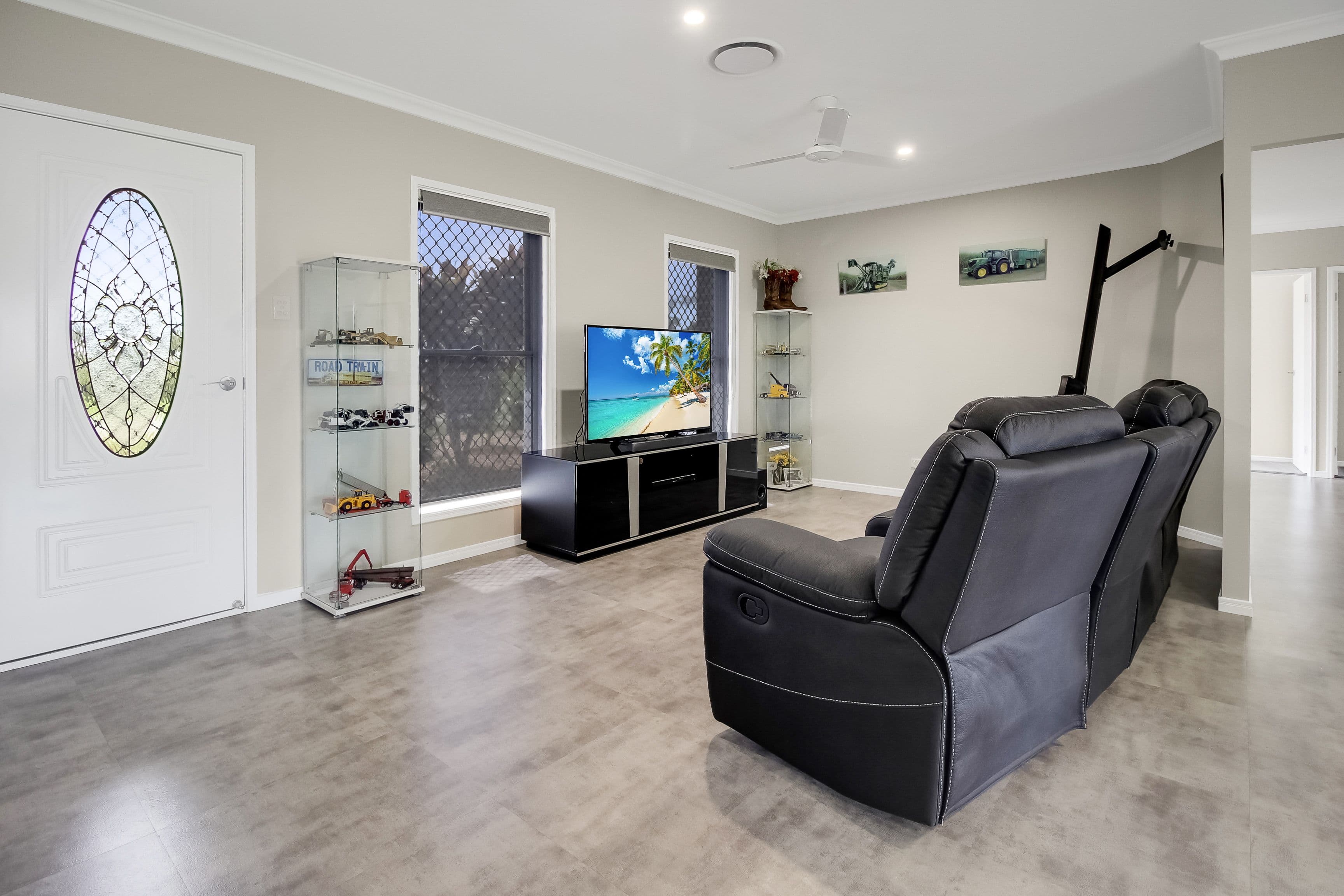 13 Kingfisher Drive, Oakhurst QLD 4650, Oakhurst - Thumbnail 3