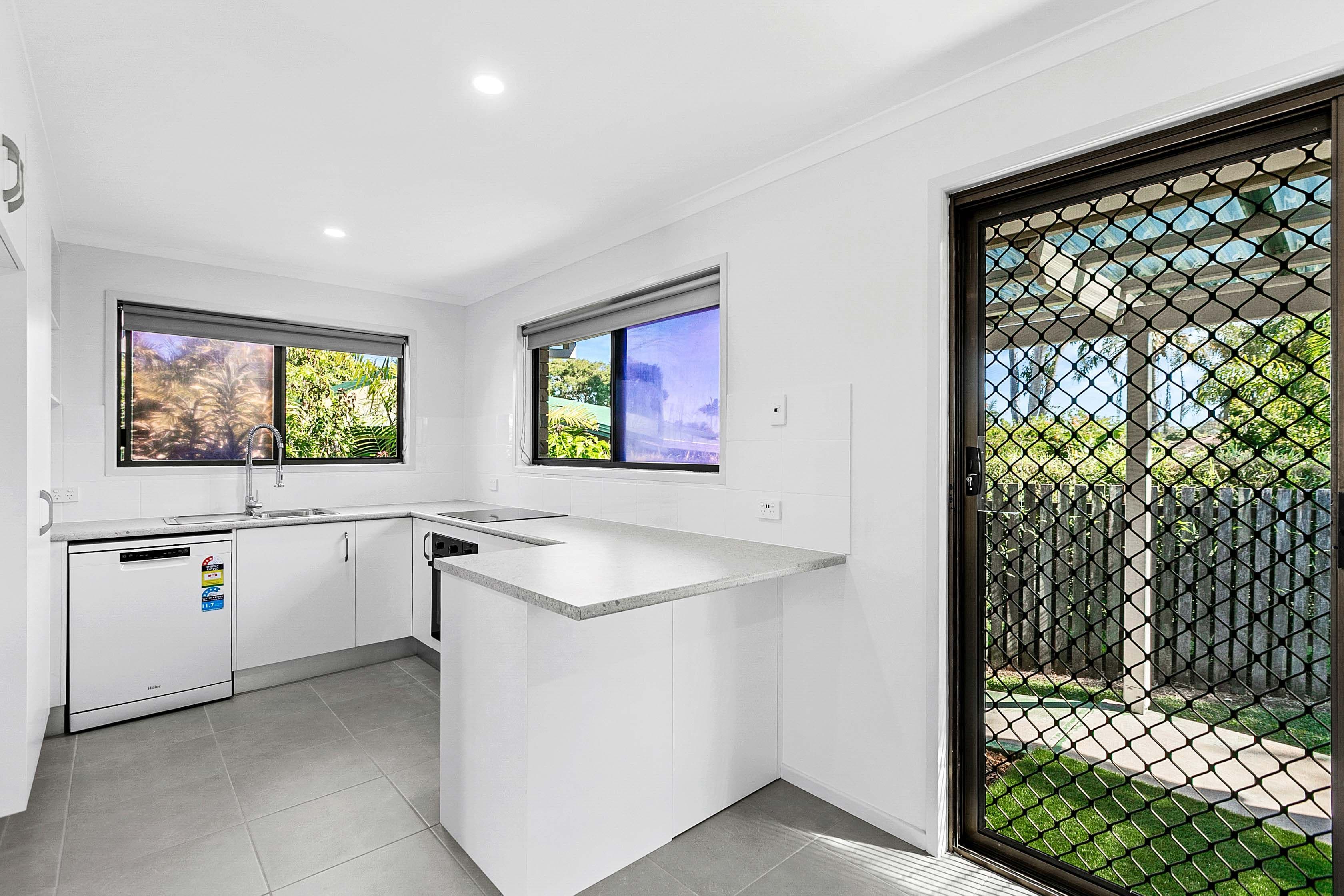 8 Charleville Street, Point Vernon QLD 4655, Point Vernon - Thumbnail 6