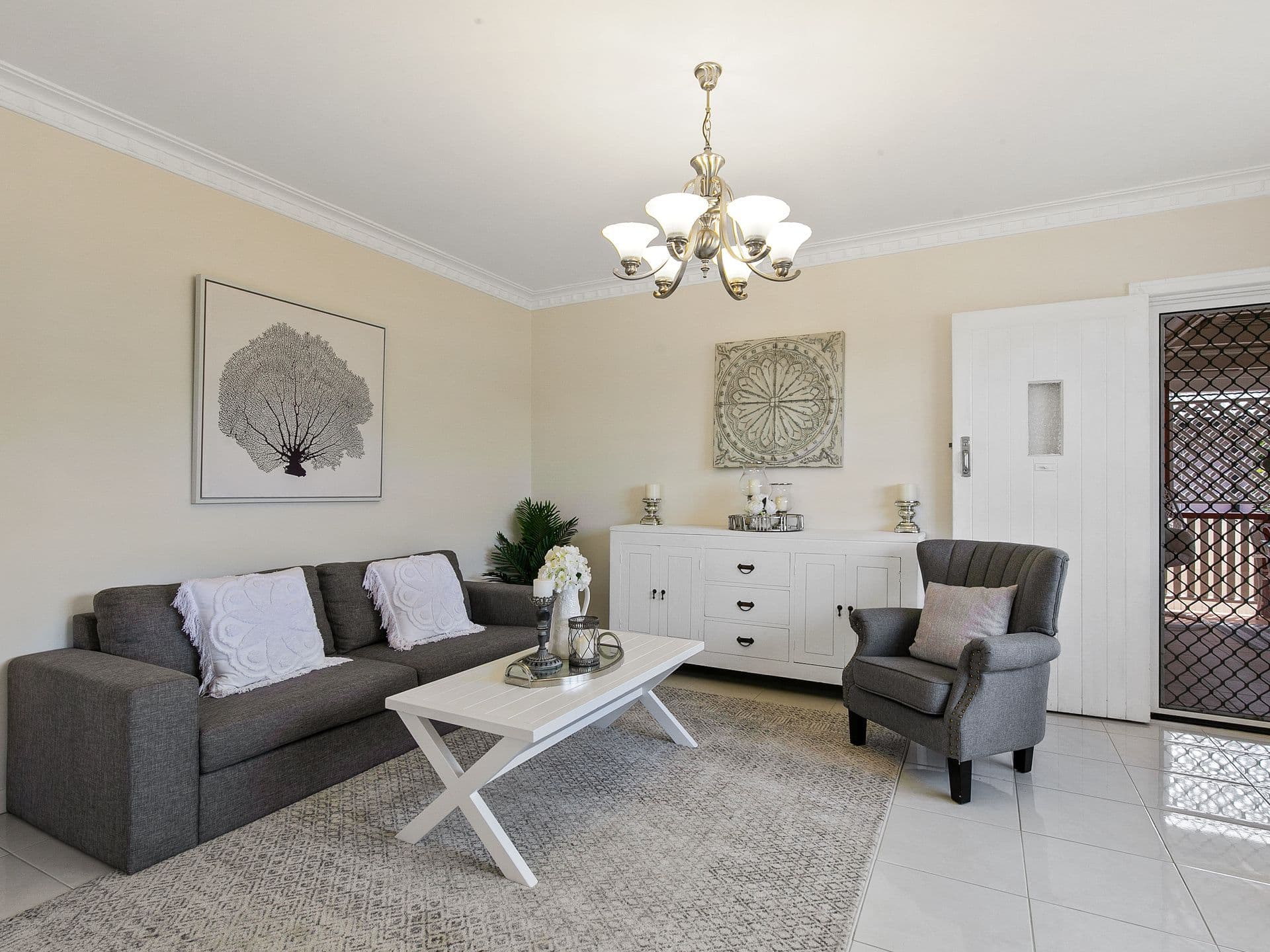 27 Sapphire Street, Holland Park QLD 4121, Holland Park - Thumbnail 4