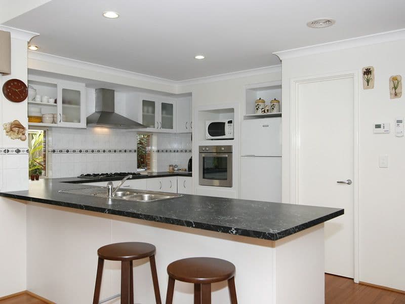 11 Southacre Drive, CANNING VALE WA 6155, Canning Vale - Thumbnail 2