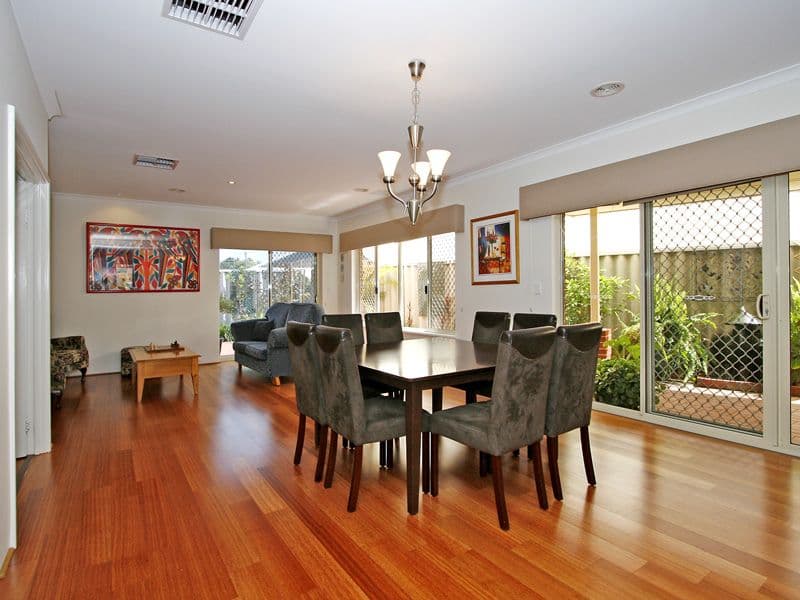 11 Southacre Drive, CANNING VALE WA 6155, Canning Vale - Thumbnail 3