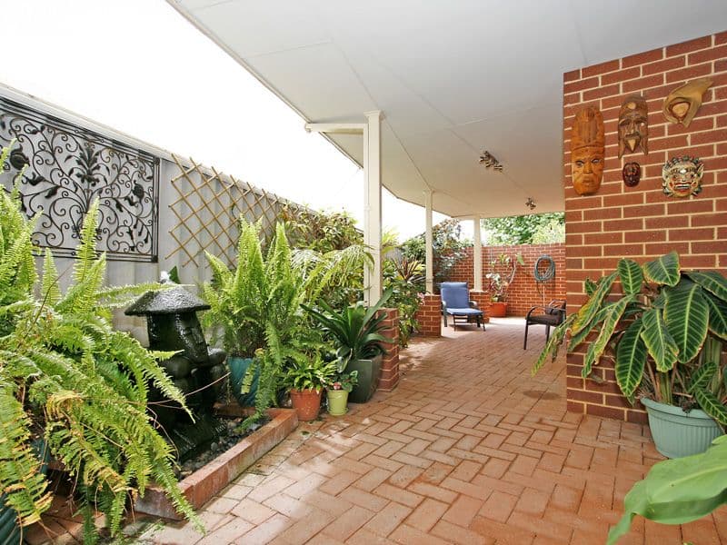 11 Southacre Drive, CANNING VALE WA 6155, Canning Vale - Thumbnail 4