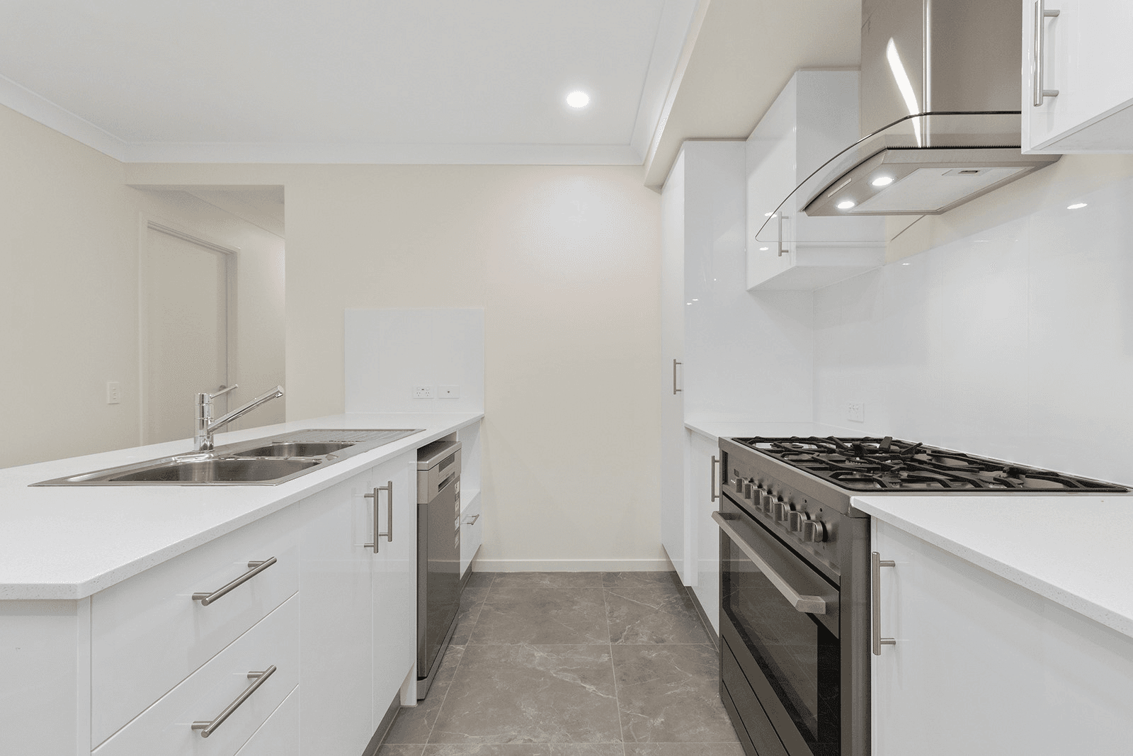 6 Elon Street, Park Ridge QLD 4125, Park Ridge - Thumbnail 2