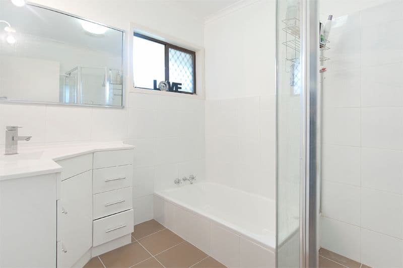 3 Mentone Avenue, BUNDALL QLD 4217, Bundall - Thumbnail 6