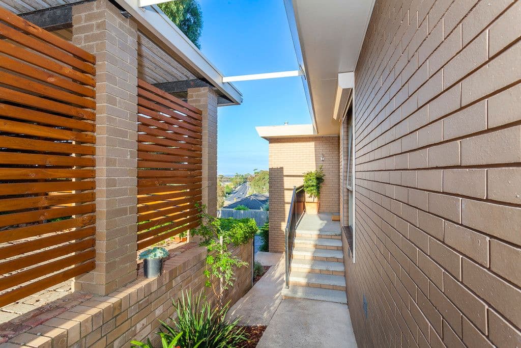 15 Grosvenor Drive, WANDANA HEIGHTS VIC 3216, Wandana Heights - Thumbnail 4