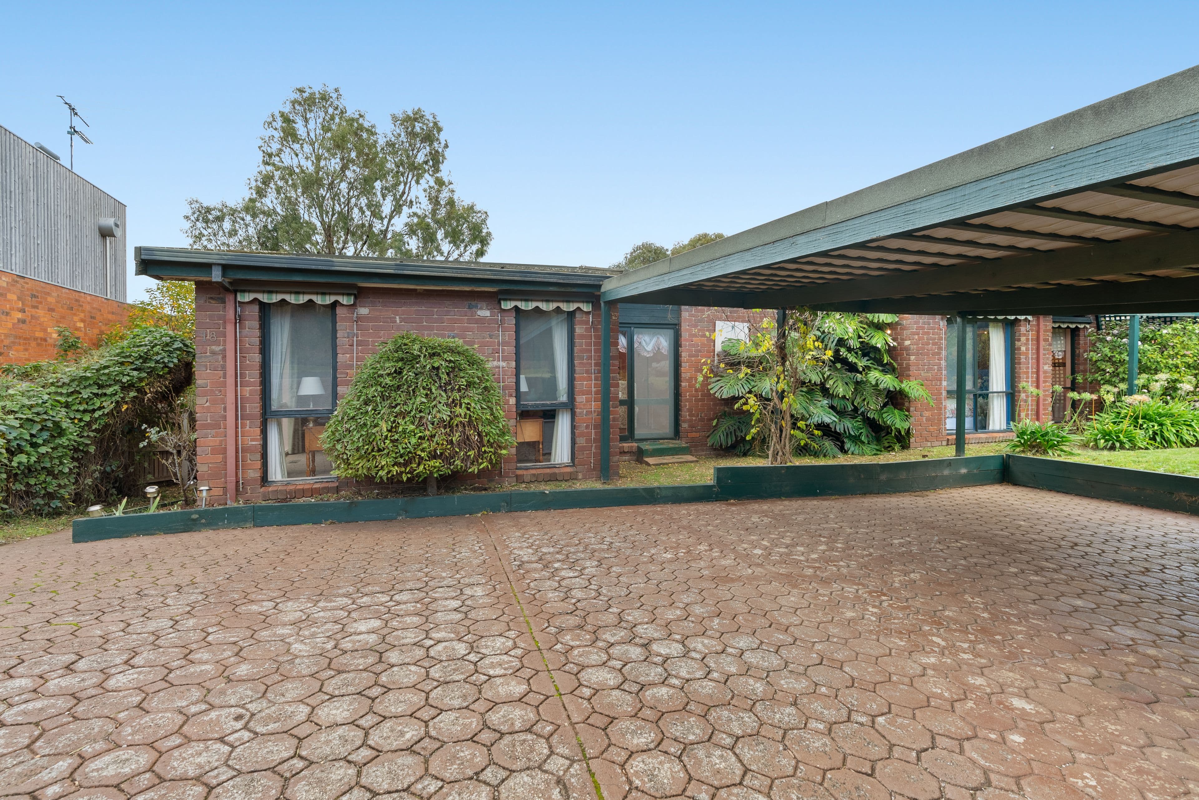 18 White Avenue, Bacchus Marsh VIC 3340, Bacchus Marsh - Thumbnail 2