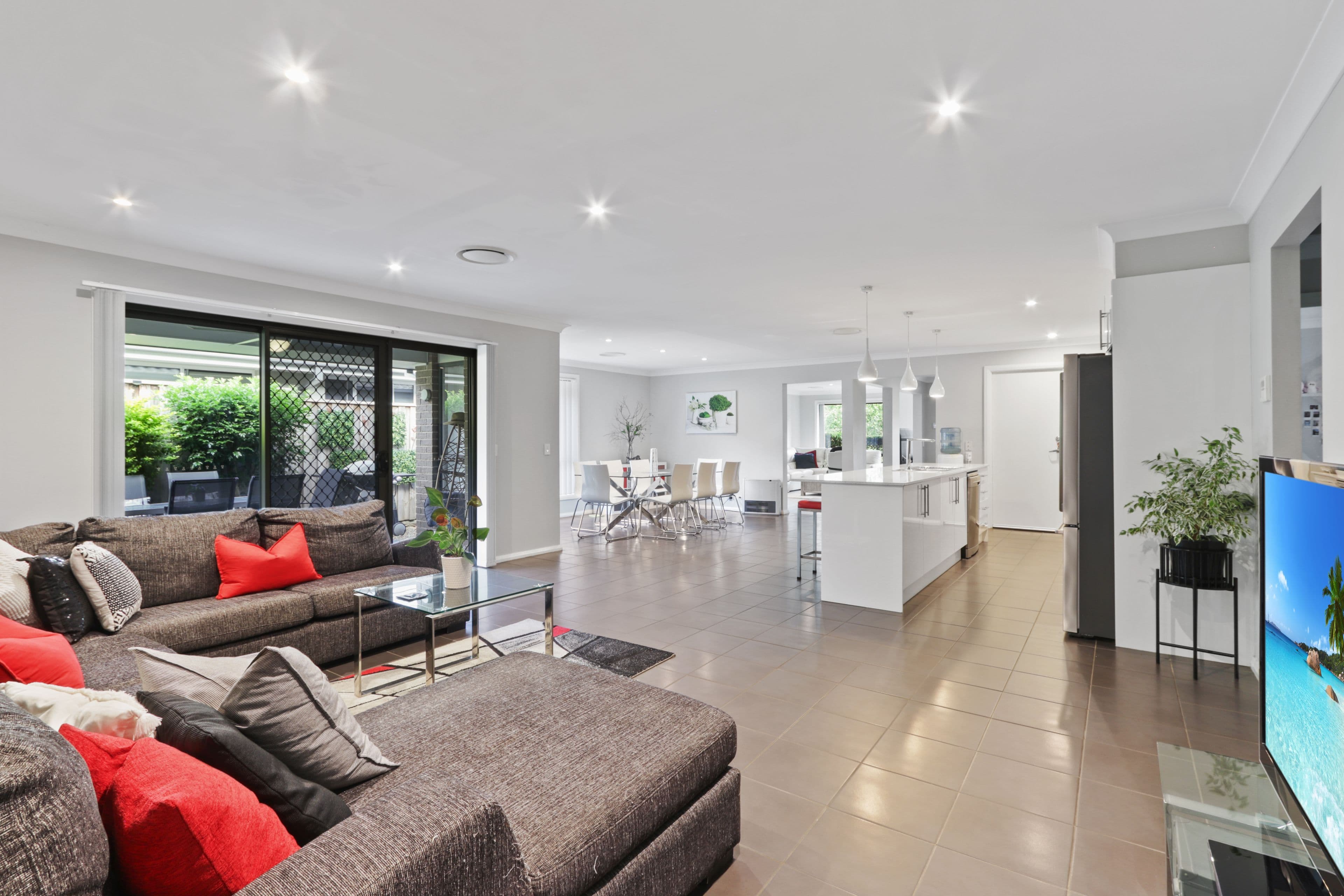 19 Robey Avenue, Middleton Grange NSW 2171, Middleton Grange - Thumbnail 4