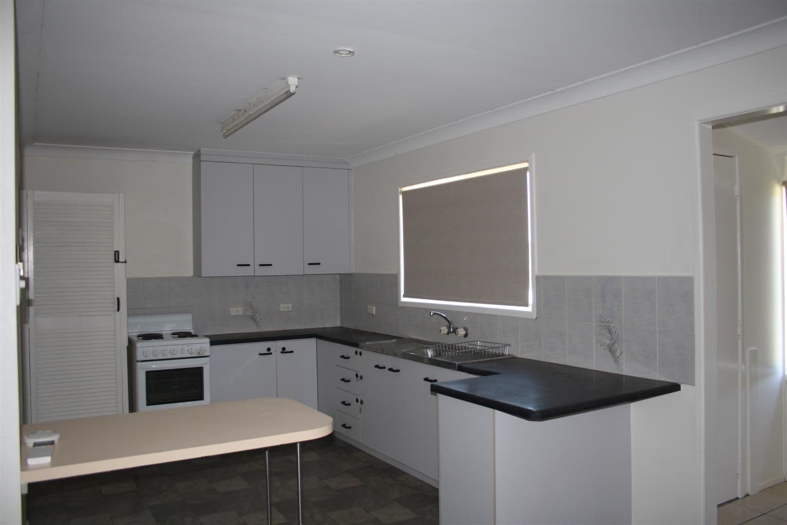 13 Whitman Street, Gracemere QLD 4702, Gracemere - Thumbnail 2