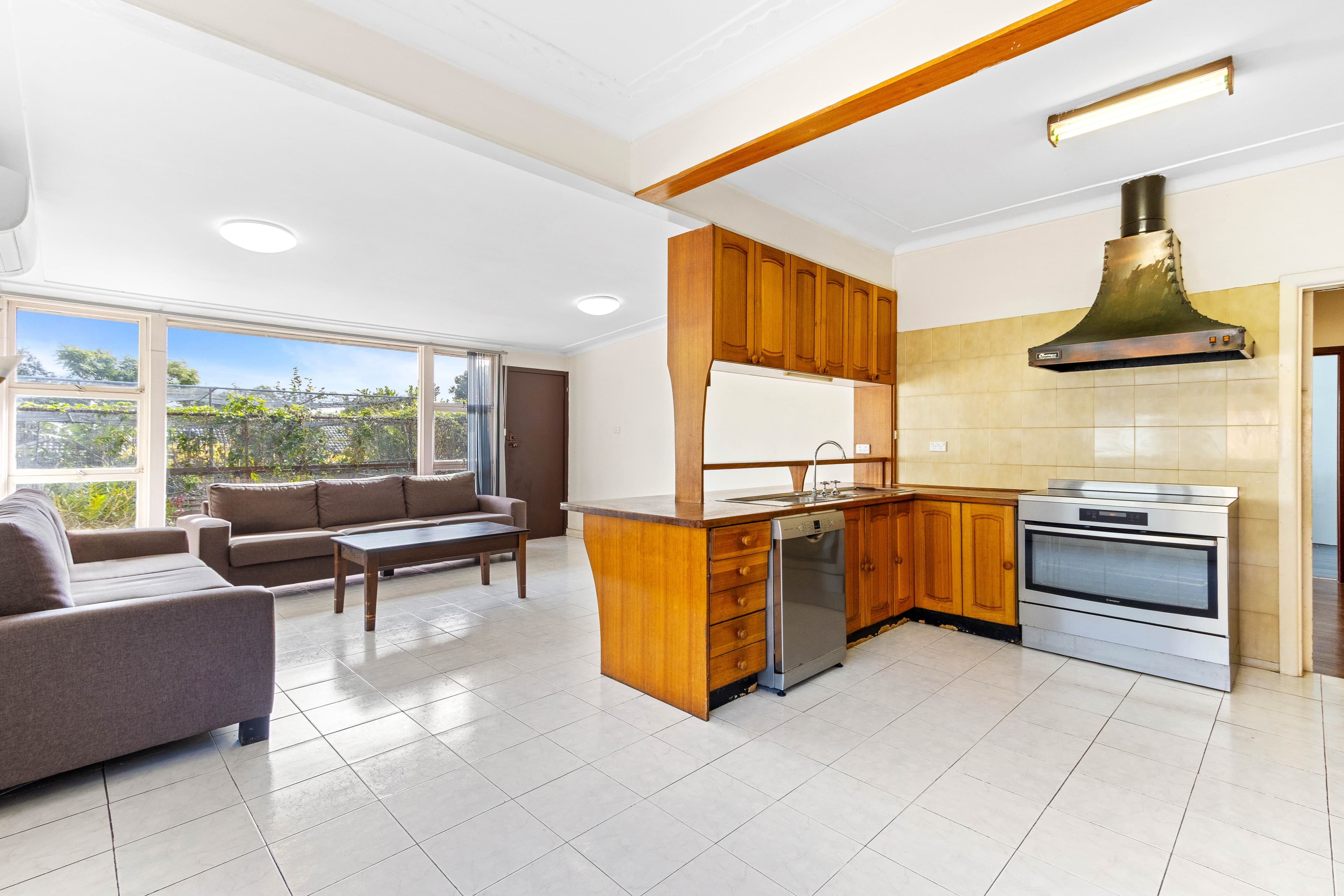 6 Barnards Avenue, Hurstville NSW 2220, Hurstville - Thumbnail 2