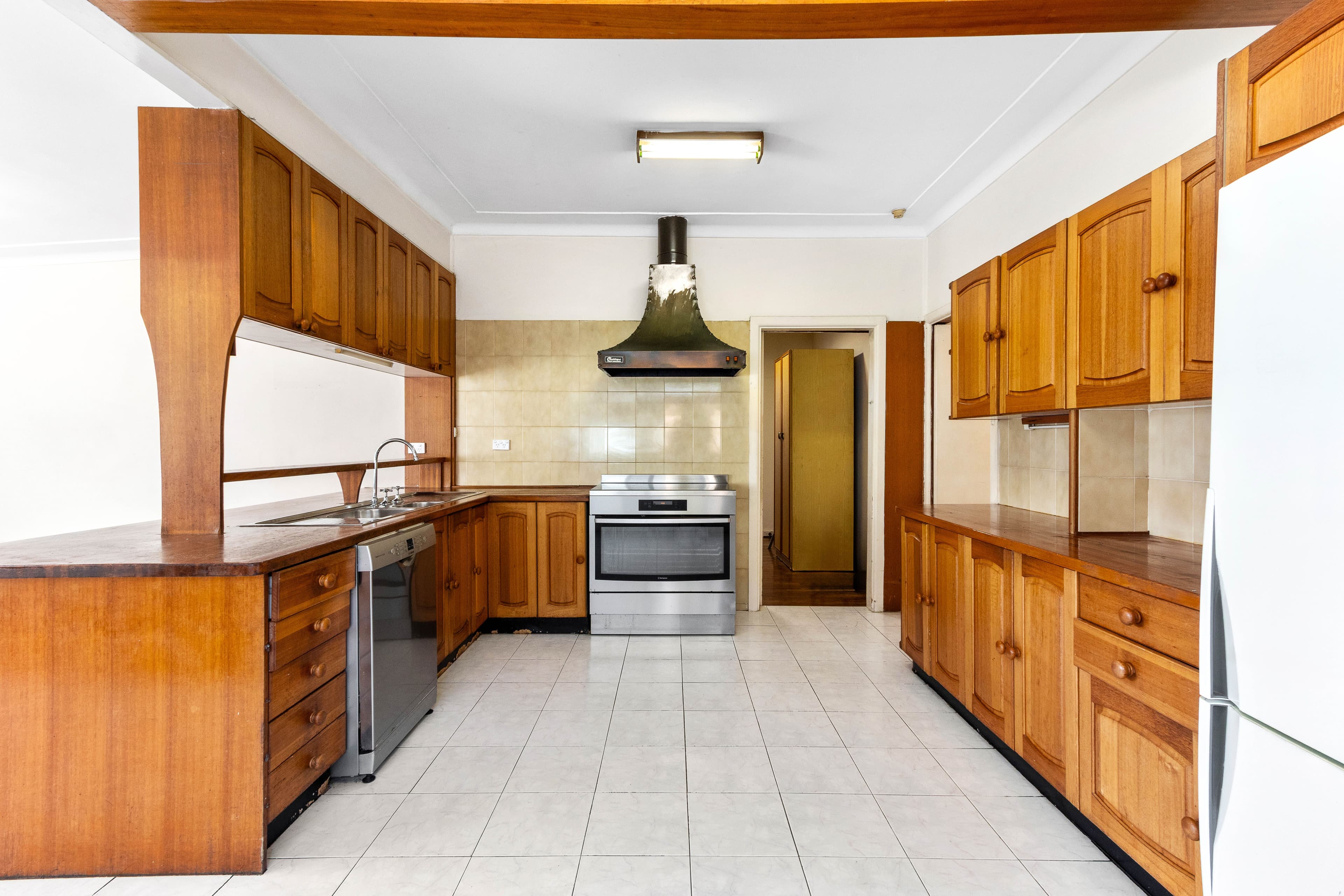 6 Barnards Avenue, Hurstville NSW 2220, Hurstville - Thumbnail 4