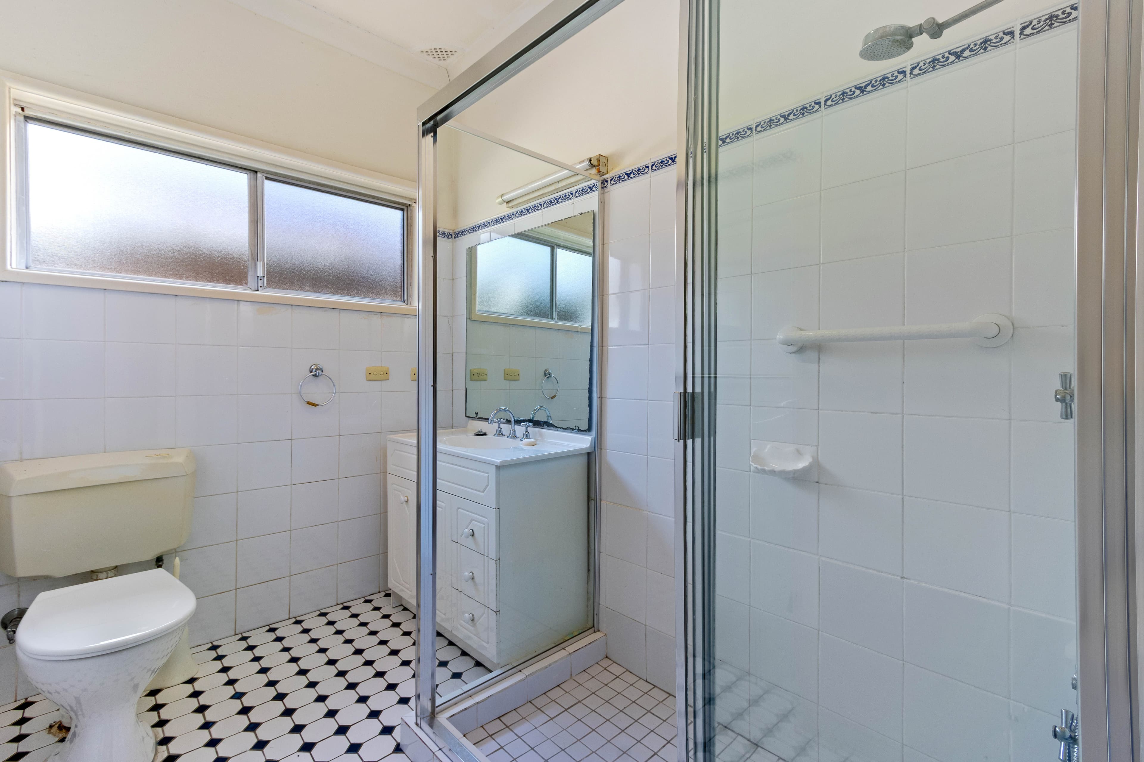 6 Barnards Avenue, Hurstville NSW 2220, Hurstville - Thumbnail 6
