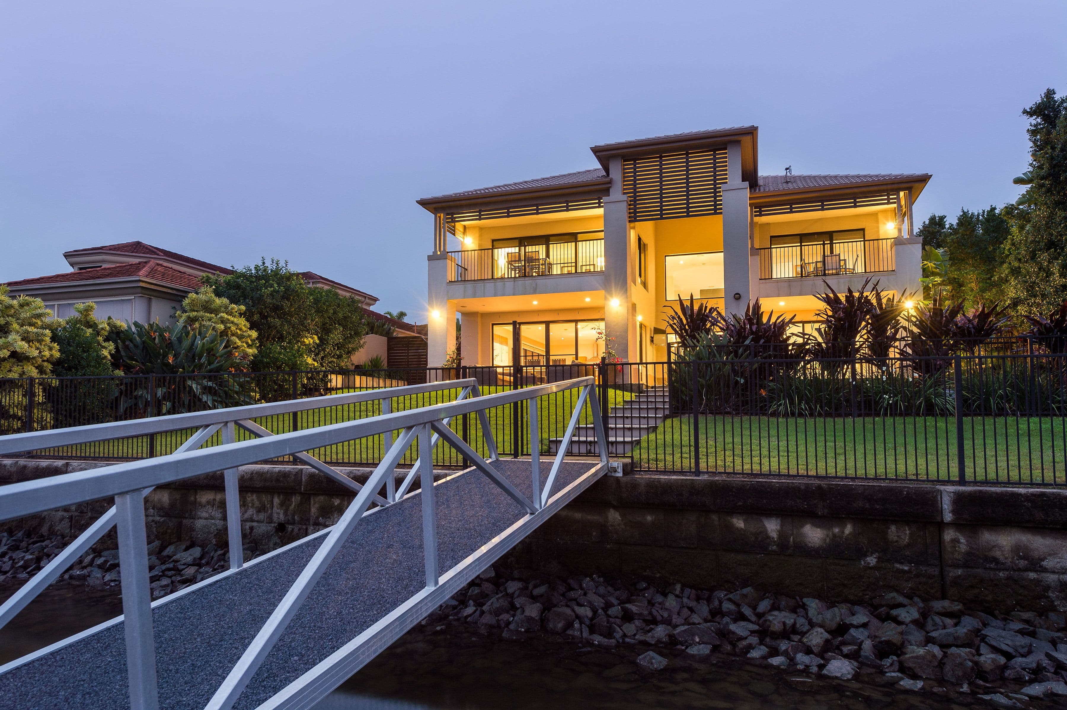 1657 Riverdale Drive, Hope Island QLD 4212, Hope Island - Thumbnail 2