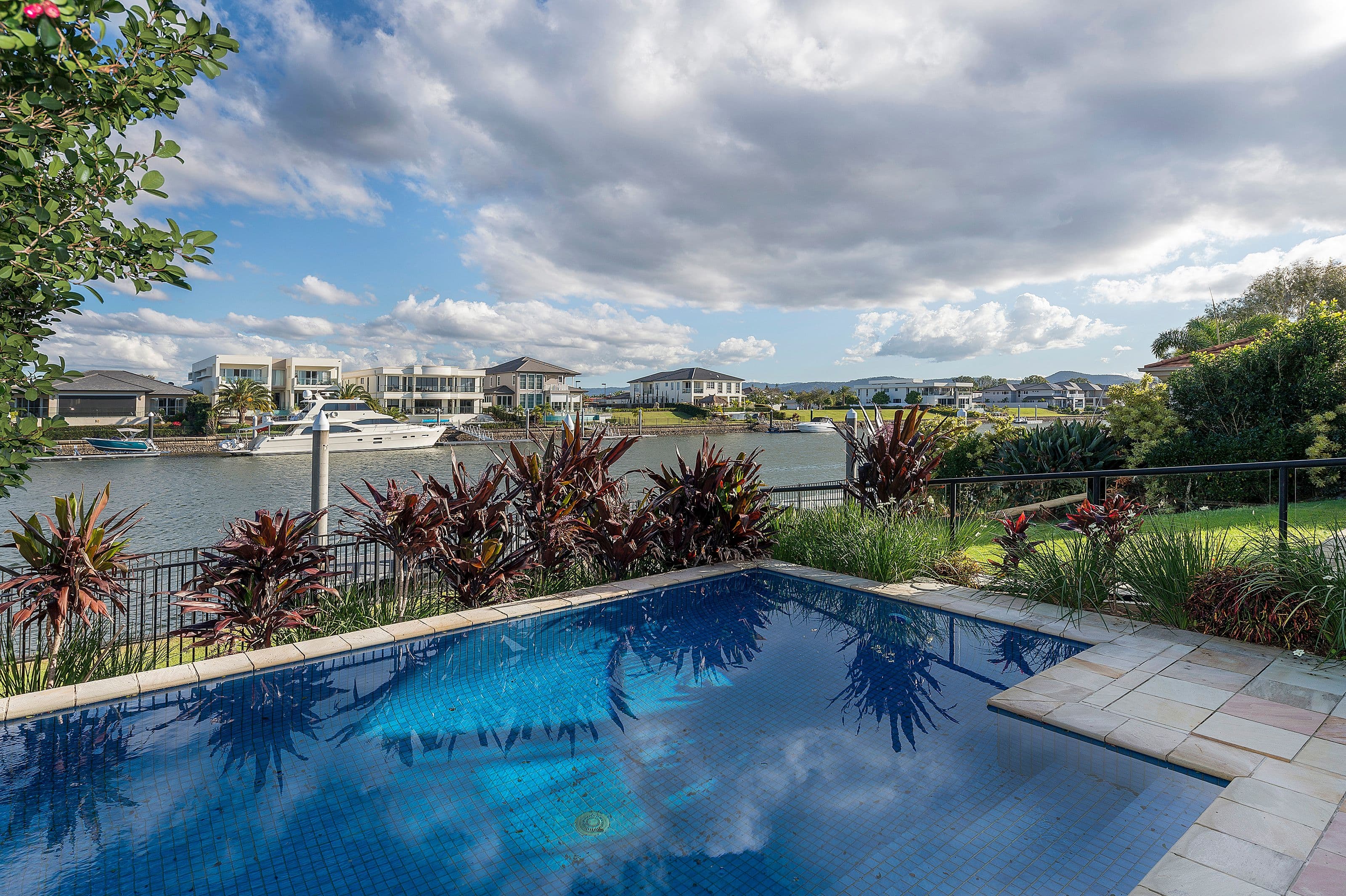 1657 Riverdale Drive, Hope Island QLD 4212, Hope Island - Thumbnail 8
