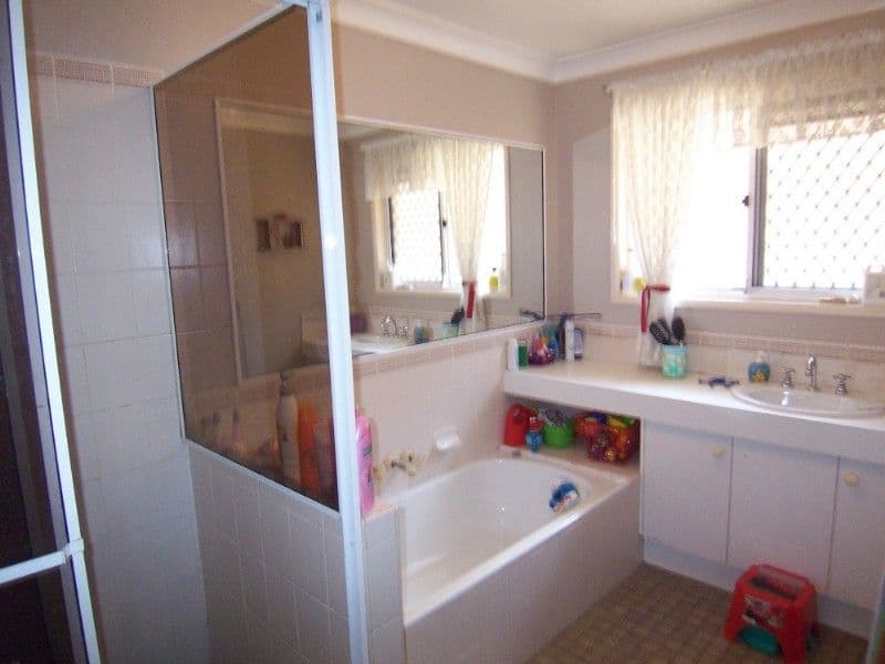 24 Metropole Street, ROBERTSON QLD 4109, Robertson - Thumbnail 4
