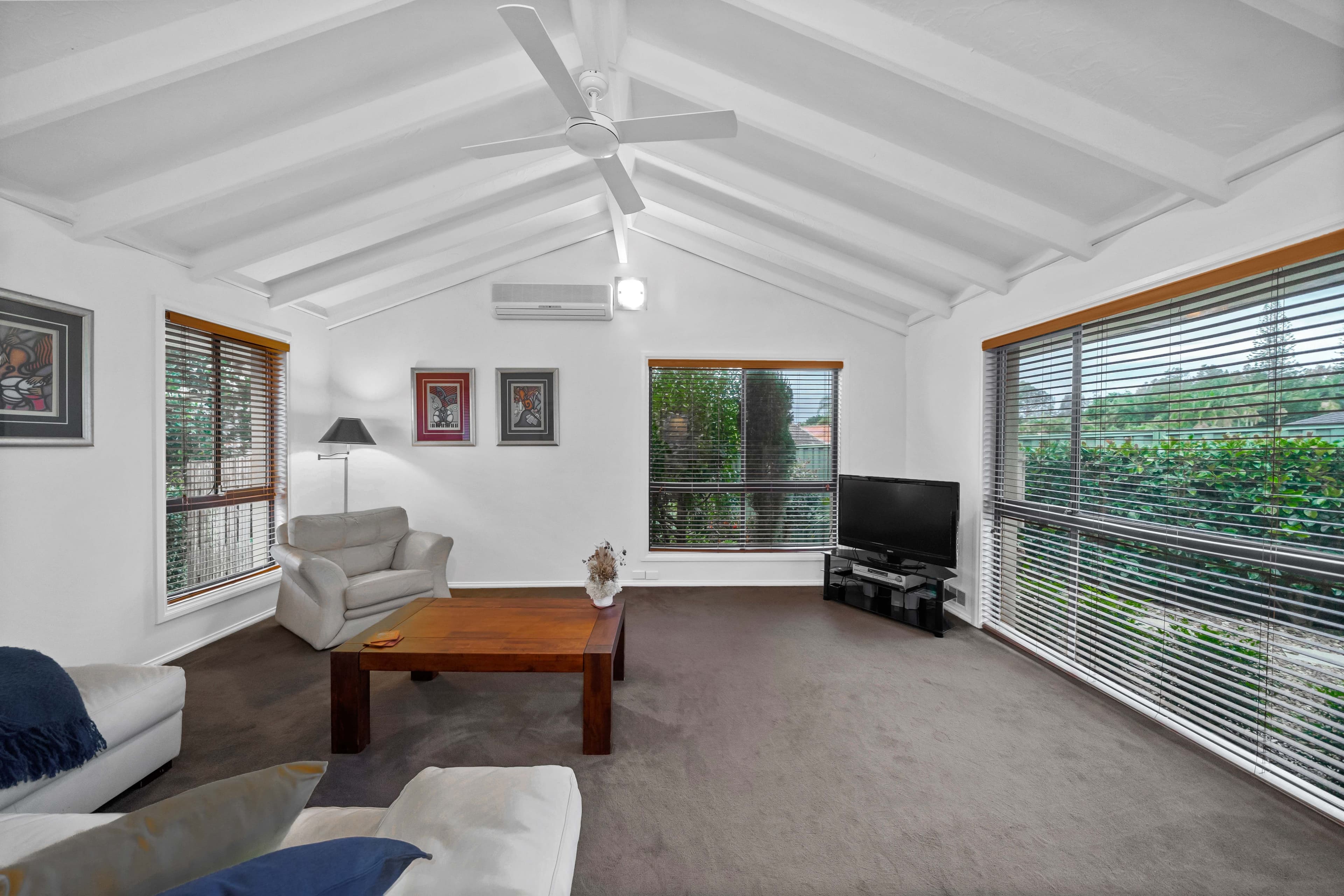 4 Gary Court, Carrara QLD 4211, Carrara - Thumbnail 2