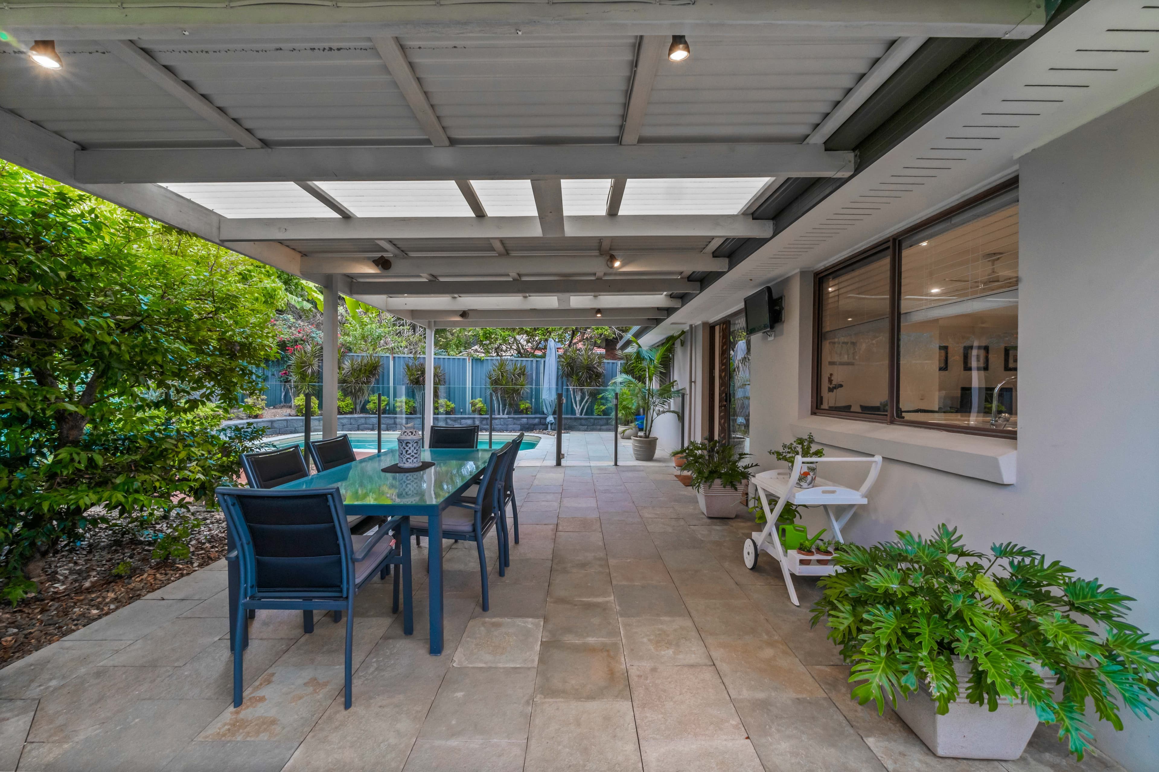 4 Gary Court, Carrara QLD 4211, Carrara - Thumbnail 4