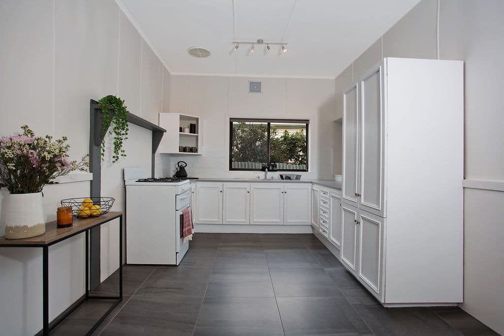 16 Wilson Street, Camperdown VIC 3260, Camperdown - Thumbnail 3