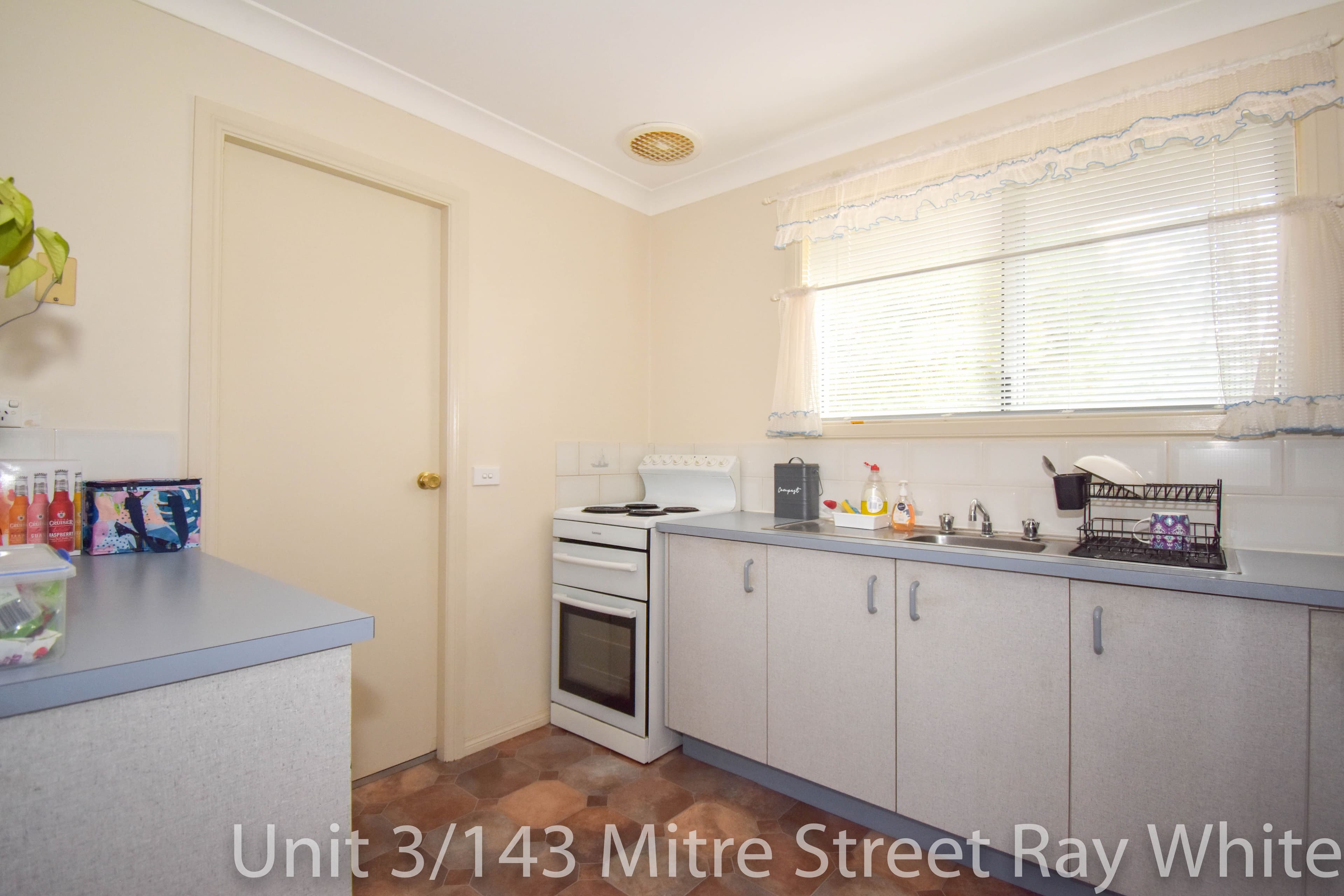 3 & 4/143a Mitre Street, WEST BATHURST NSW 2795, West Bathurst - Thumbnail 3