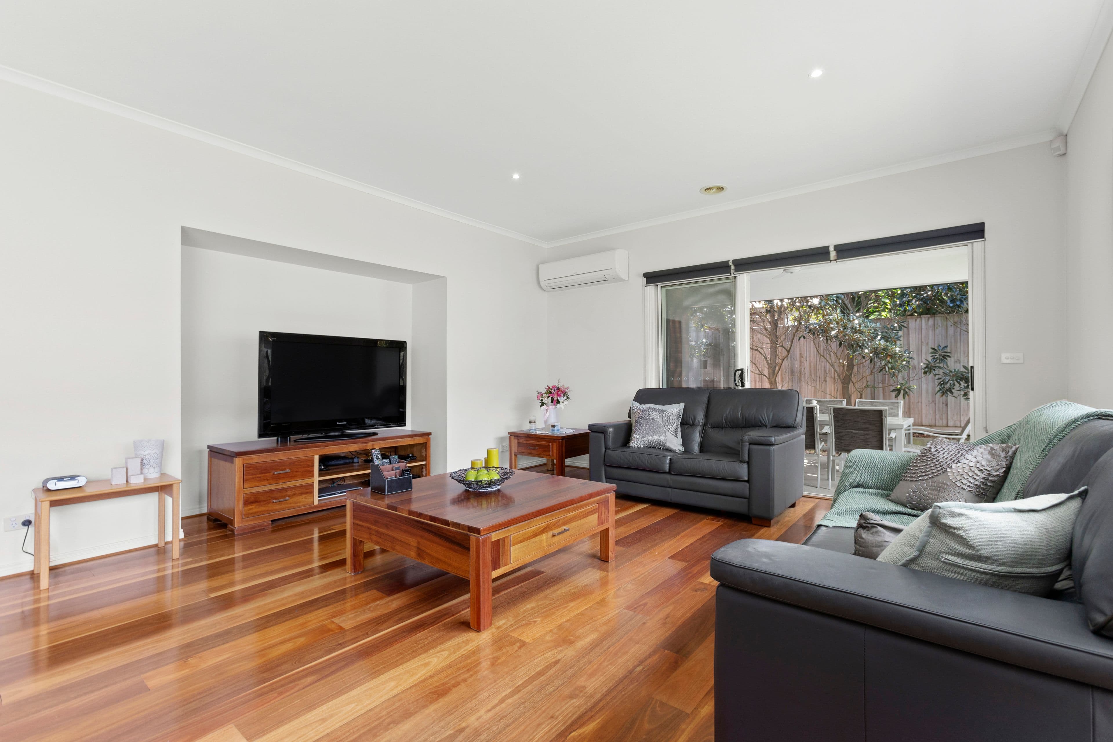 11 Swinden Avenue, Cheltenham VIC 3192, Cheltenham - Thumbnail 2