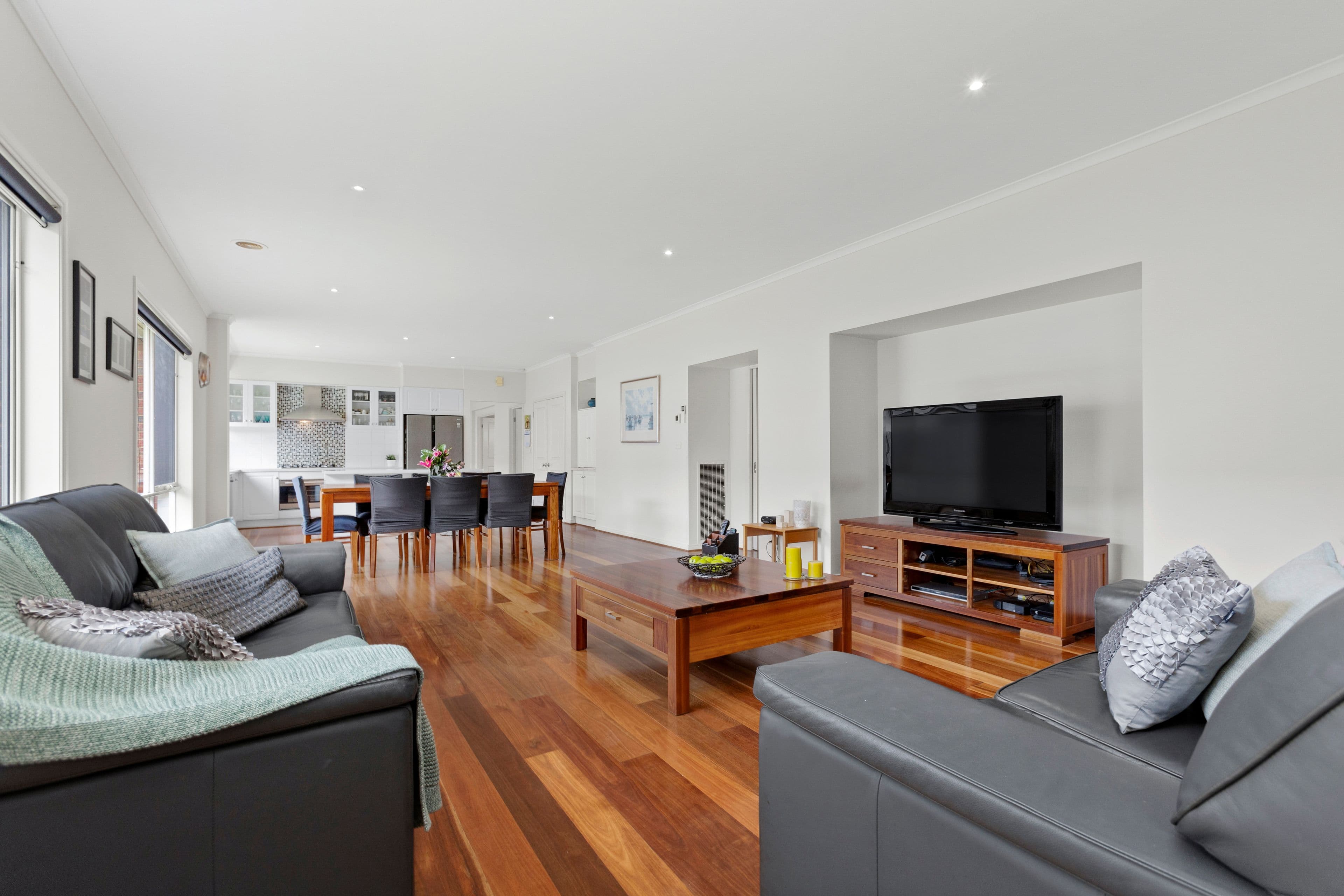 11 Swinden Avenue, Cheltenham VIC 3192, Cheltenham - Thumbnail 3