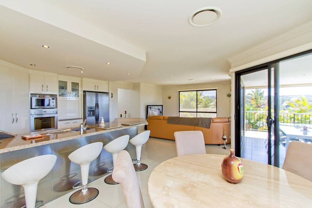 11 Kukulies Court, CURRUMBIN WATERS QLD 4223, Currumbin Waters - Thumbnail 8