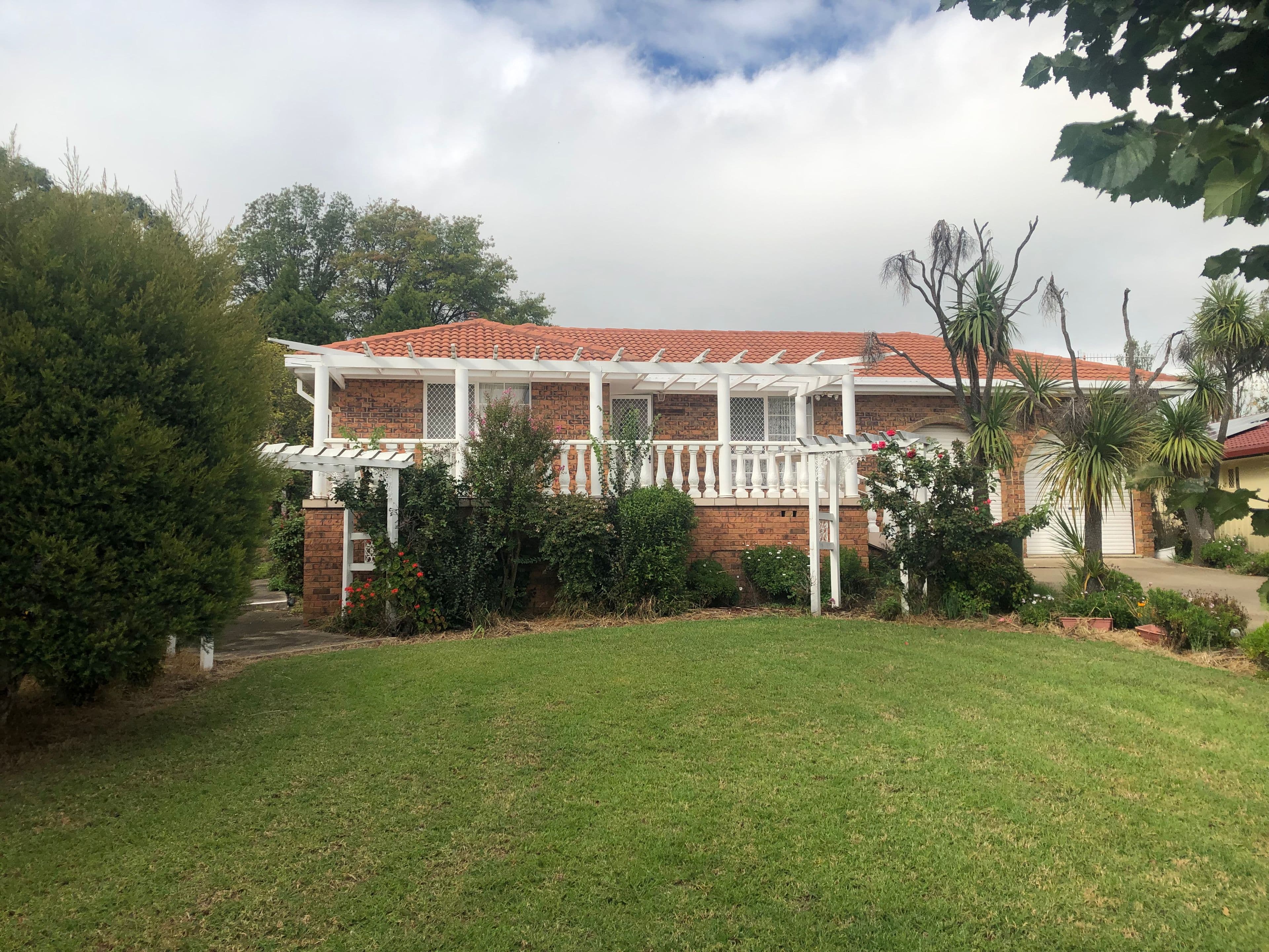 137 Oliver, Glen Innes NSW 2370, Glen Innes - Image 1