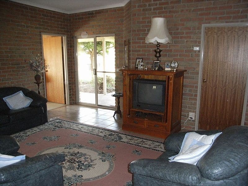 11 Snowden Street, ECHUCA VIC 3564, Echuca - Thumbnail 3