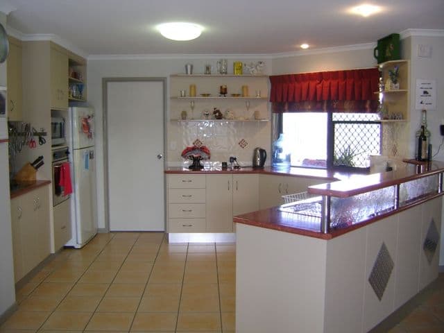 4 Bluewater Court, BUCASIA QLD 4750, Bucasia - Thumbnail 4