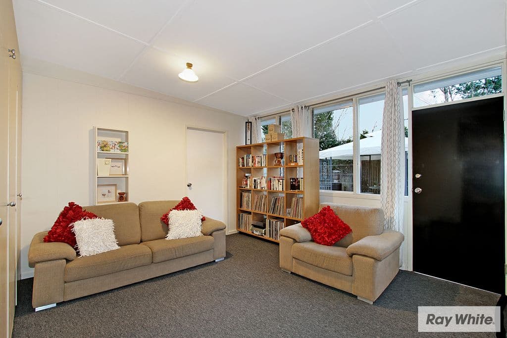 44 FARADAY Road, CROYDON SOUTH VIC 3136, Croydon South - Thumbnail 5