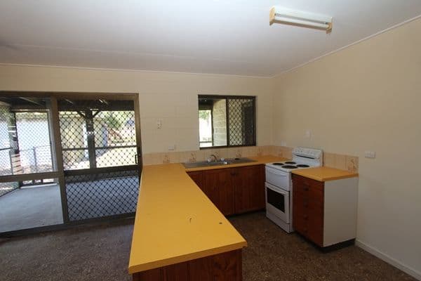 8 Tracey Street, BALGAL BEACH QLD 4816, Balgal Beach - Thumbnail 4