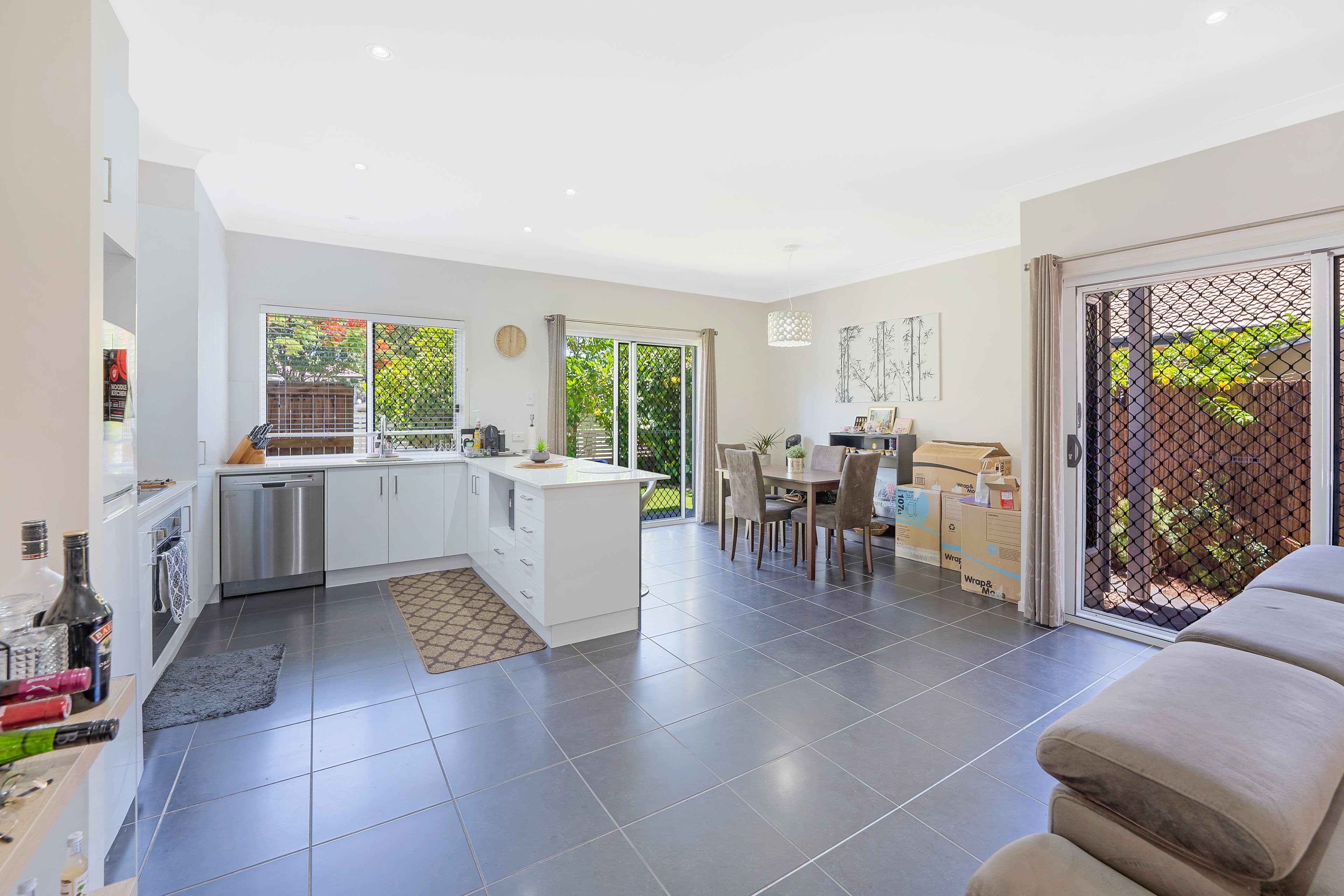 338 Scarborough Road, Scarborough QLD 4020, Scarborough - Thumbnail 5