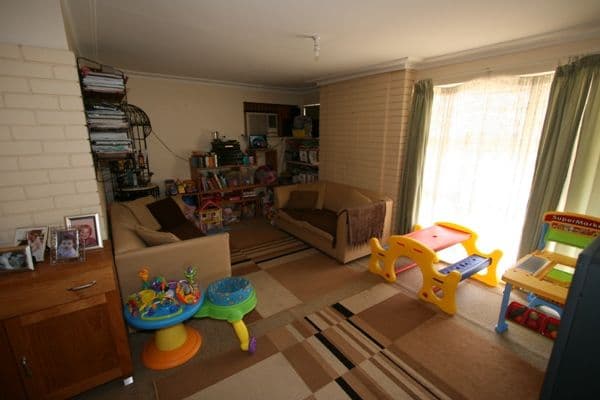 16 Pines Road, Cooroy, QLD, 4563, Cooroy - Thumbnail 6
