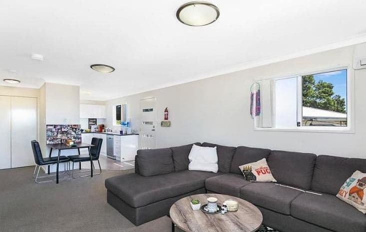 45 Hutton Avenue, Wynnum QLD 4178, Wynnum - Thumbnail 2
