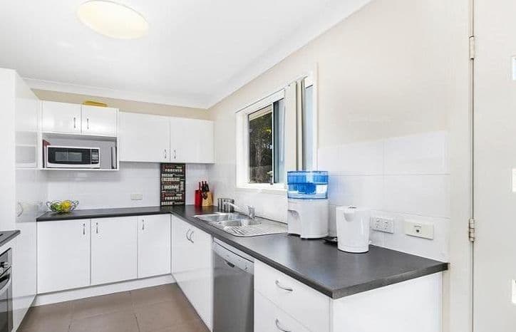 45 Hutton Avenue, Wynnum QLD 4178, Wynnum - Thumbnail 4