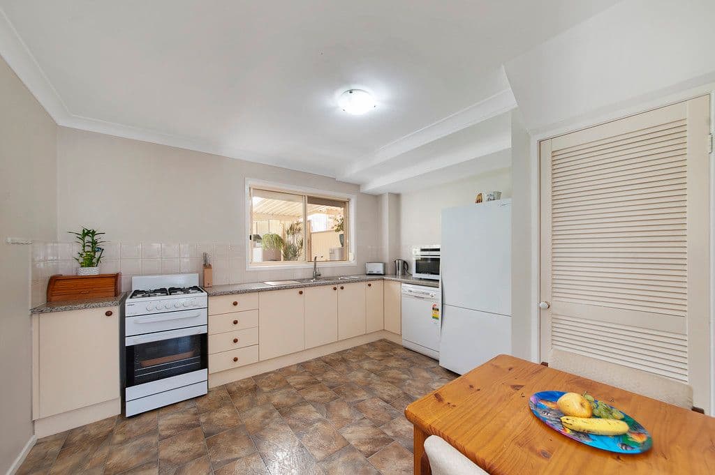 76 Flinders Crescent, HINCHINBROOK NSW 2168, Hinchinbrook - Thumbnail 2