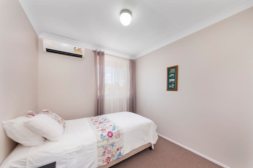 76 Flinders Crescent, HINCHINBROOK NSW 2168, Hinchinbrook - Thumbnail 6