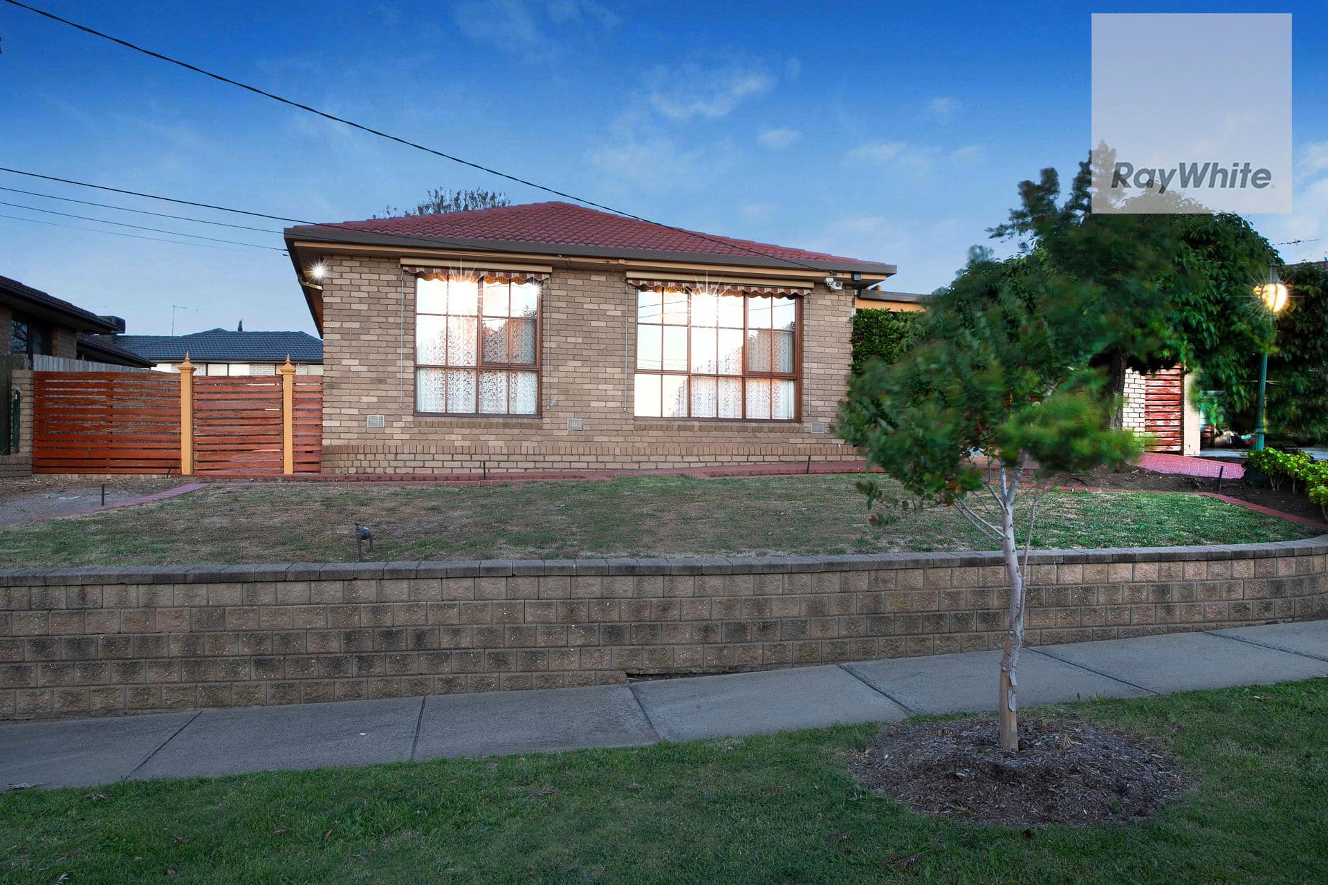 26 Dunfield Drive, Gladstone Park VIC 3043, Gladstone Park - Thumbnail 2