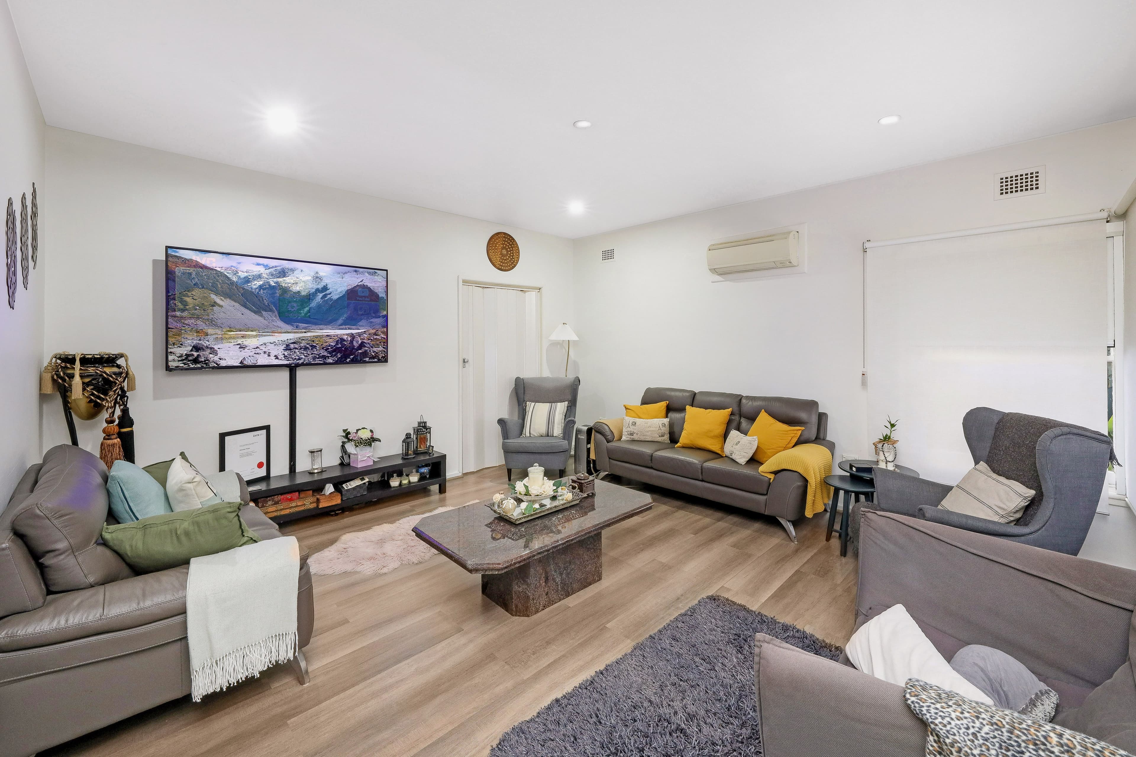 4 Pineview Avenue, Roselands NSW 2196, Roselands - Thumbnail 2
