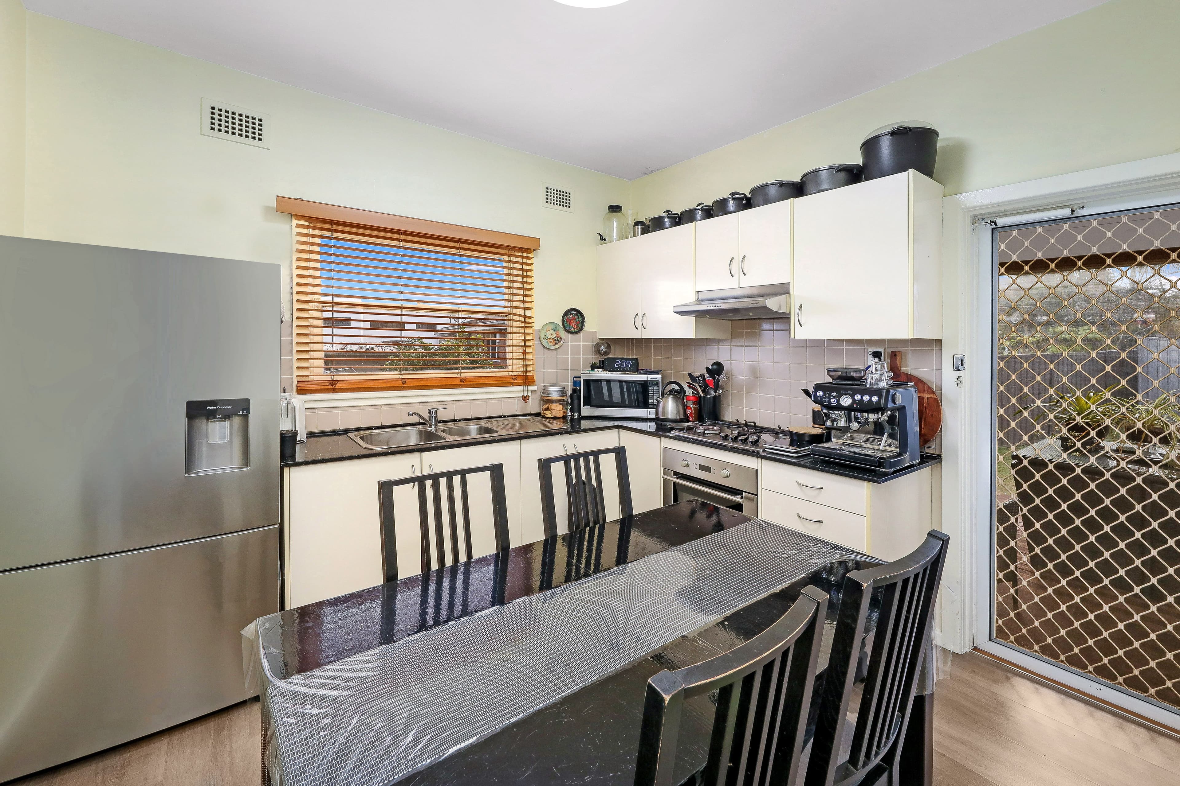 4 Pineview Avenue, Roselands NSW 2196, Roselands - Thumbnail 3