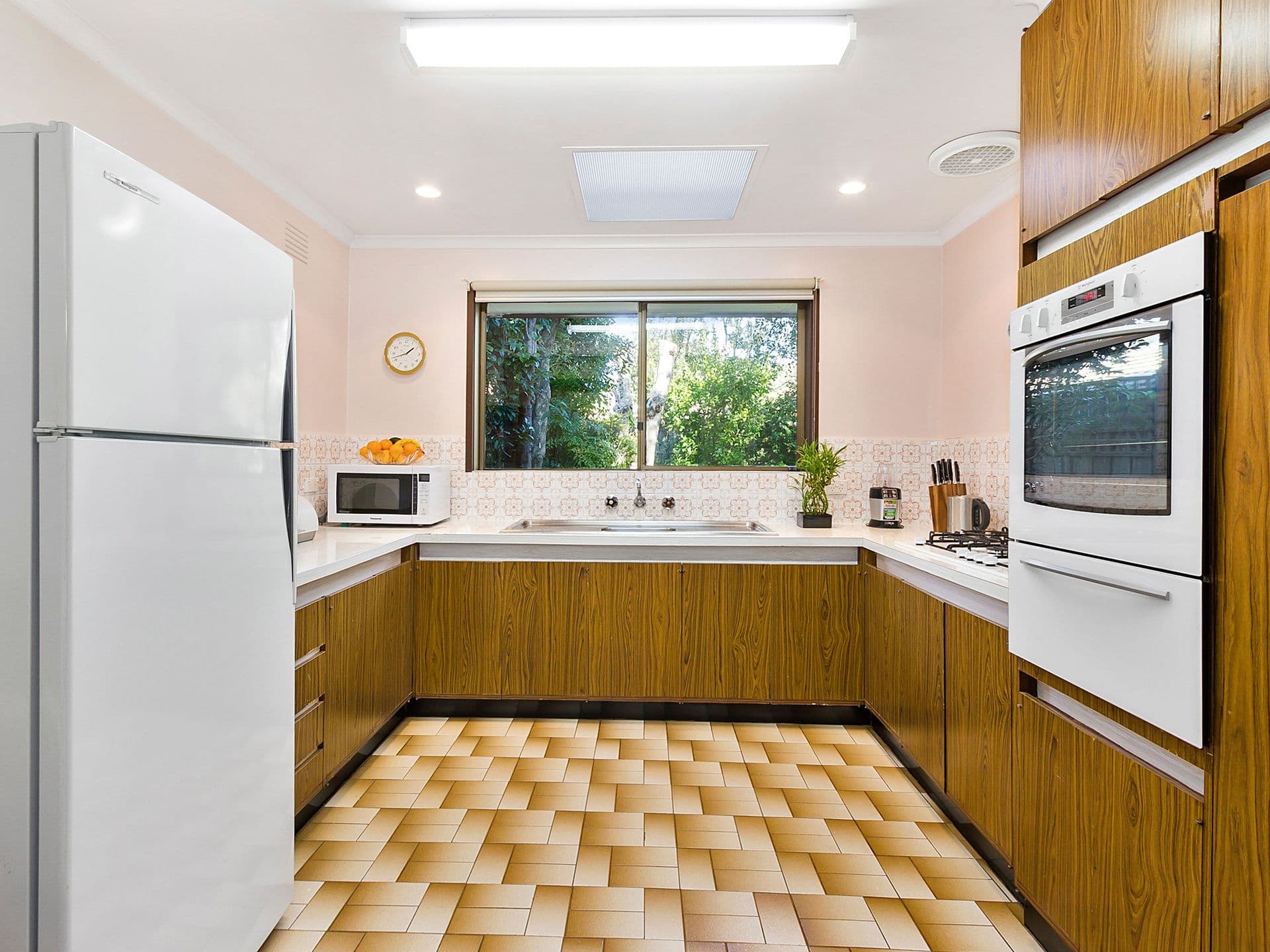 1 Crest Grove, Nunawading VIC 3131, Nunawading - Thumbnail 3