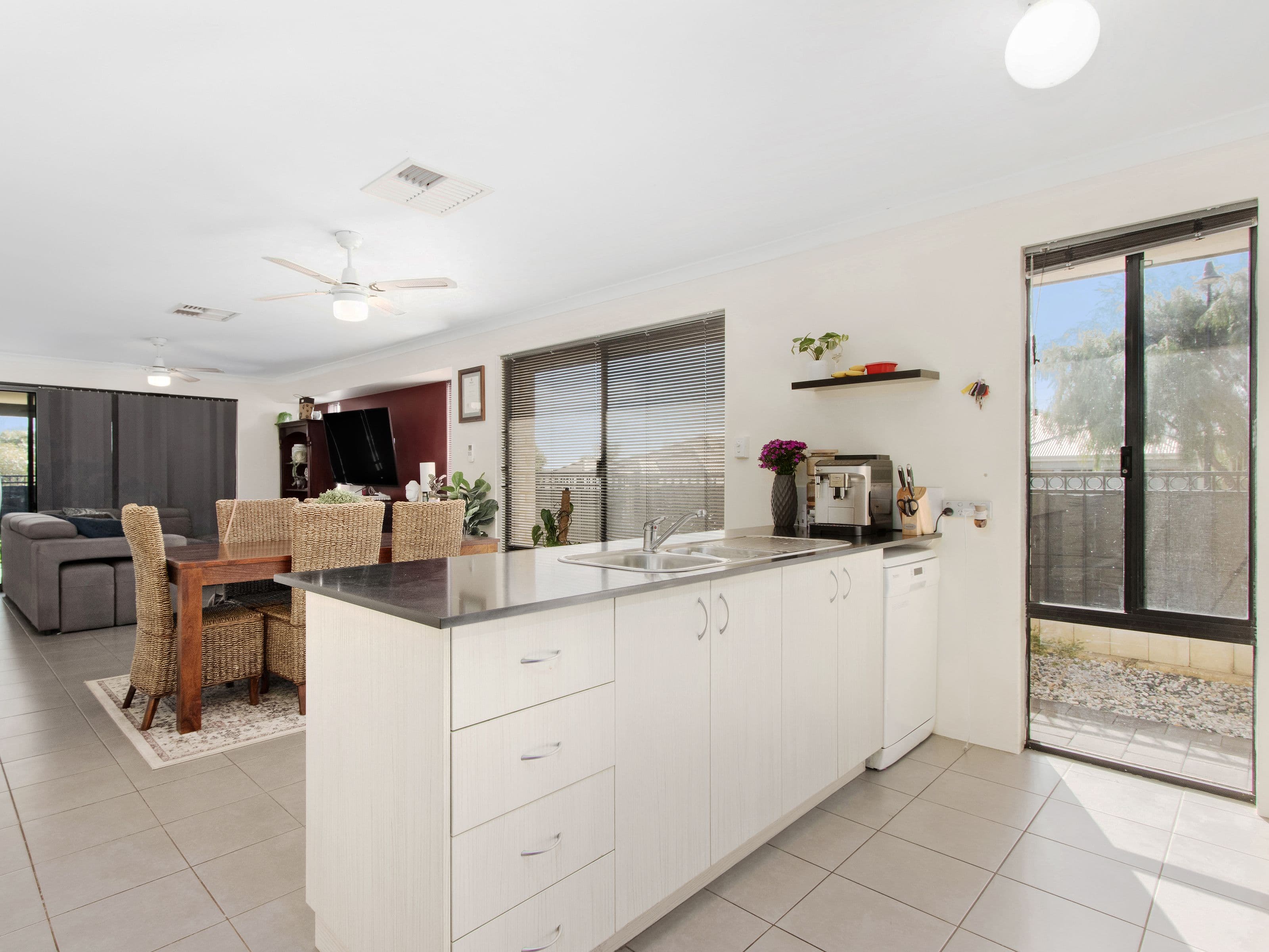 6 Parakeet Bend, Baldivis WA 6171, Baldivis - Thumbnail 6