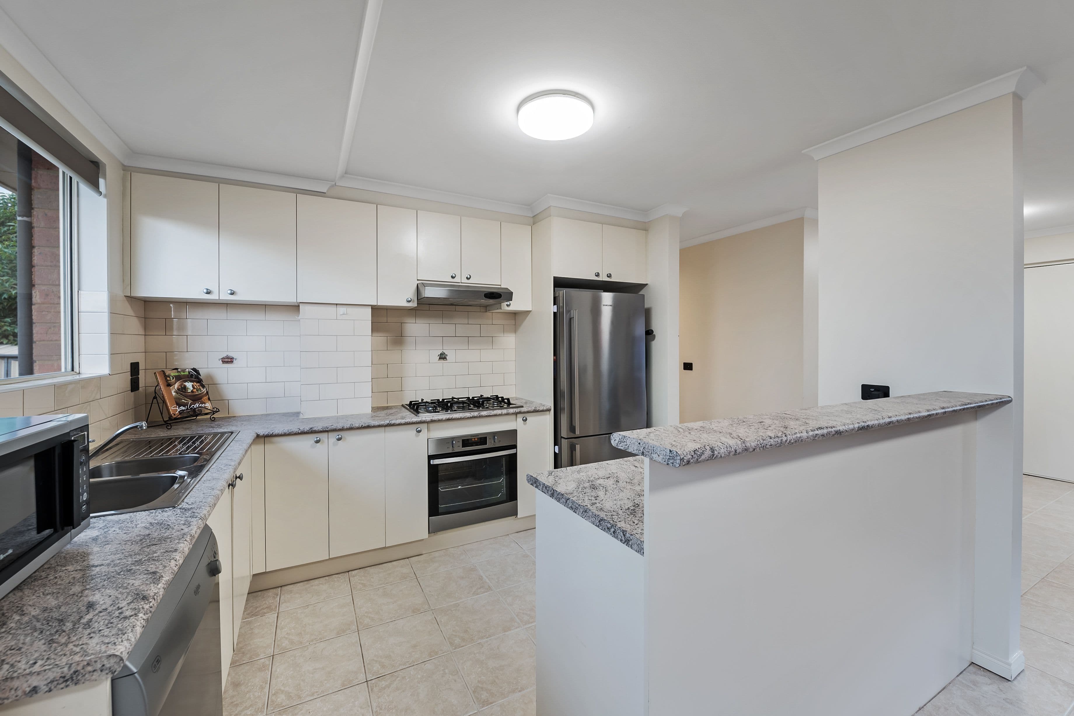30 Elinda Place, Reservoir VIC 3073, Reservoir - Thumbnail 3