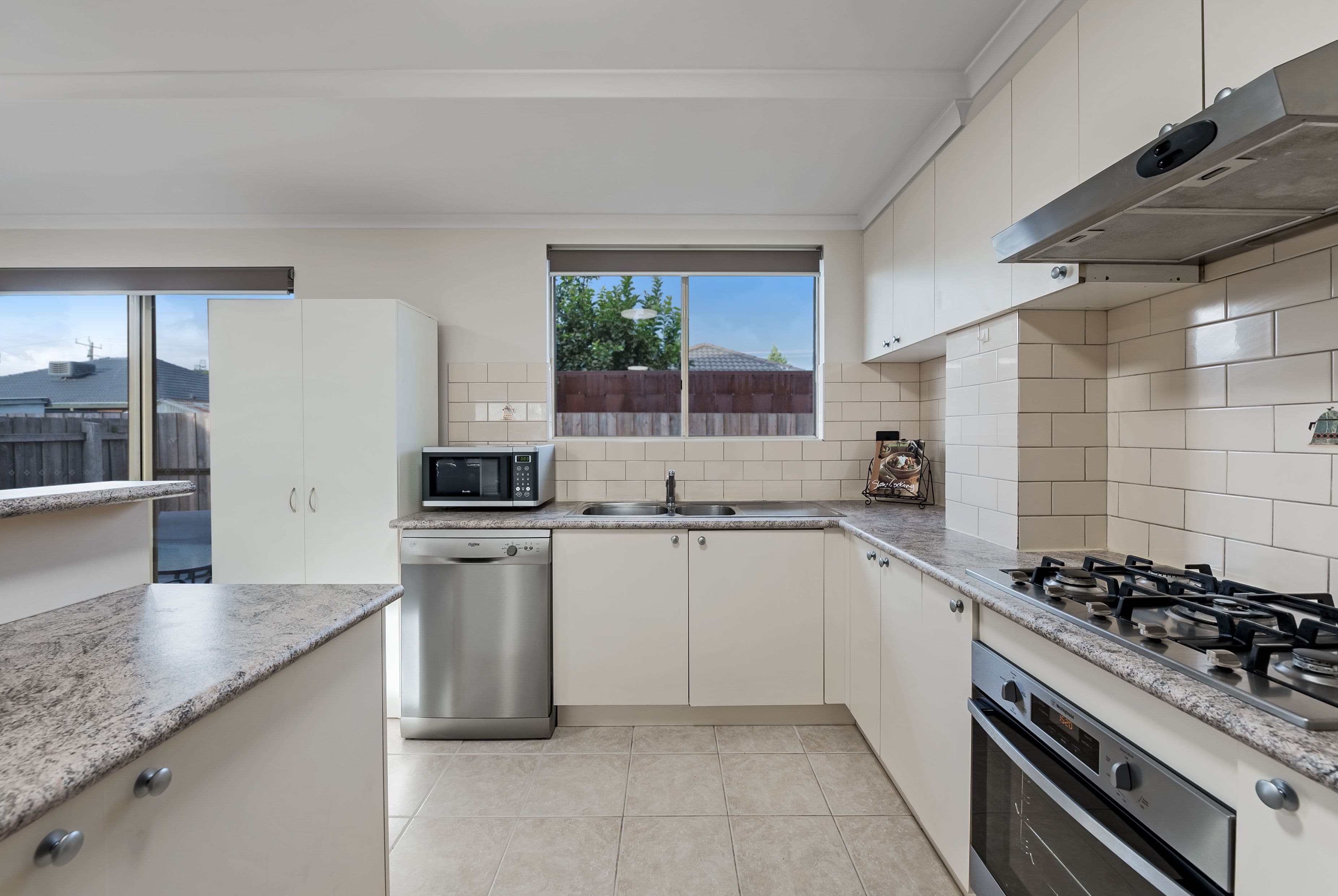 30 Elinda Place, Reservoir VIC 3073, Reservoir - Thumbnail 4