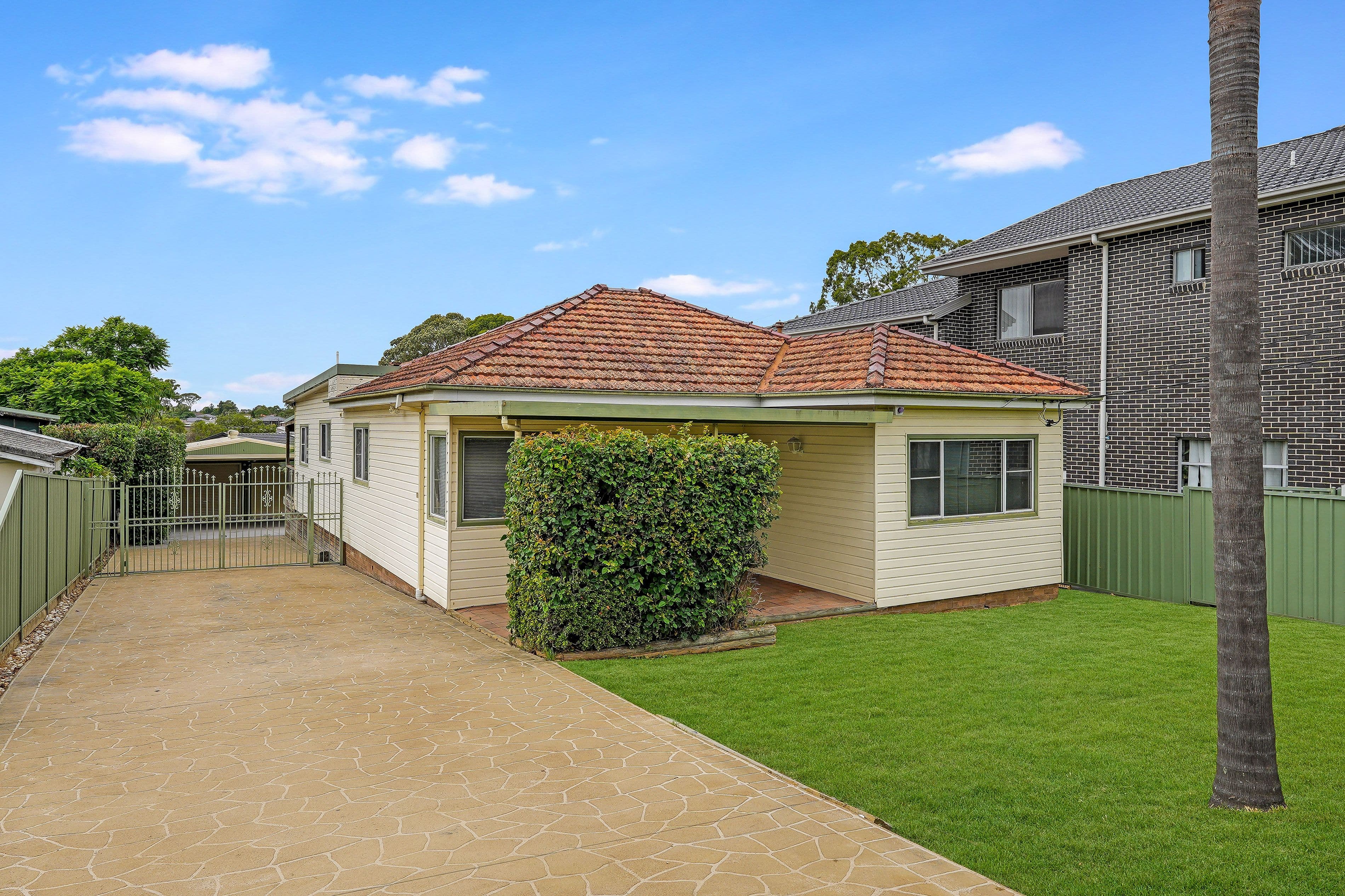 9 Gurney Road, Chester Hill NSW 2162, Chester Hill - Thumbnail 2