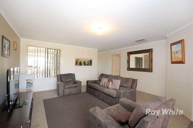 77 Calais Circuit, CRANBOURNE VIC 3977, Cranbourne West - Thumbnail 4