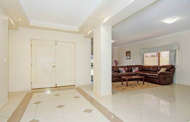 24 Melnik Drive, LOGANLEA QLD 4131, Loganlea - Thumbnail 2