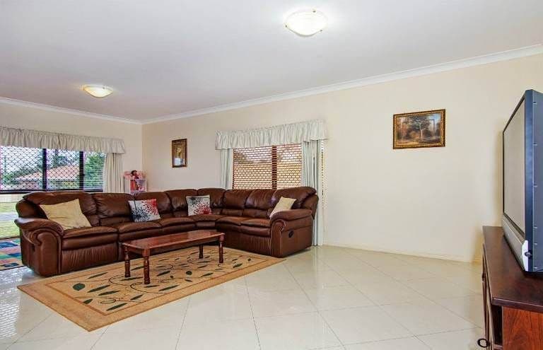 24 Melnik Drive, LOGANLEA QLD 4131, Loganlea - Thumbnail 3