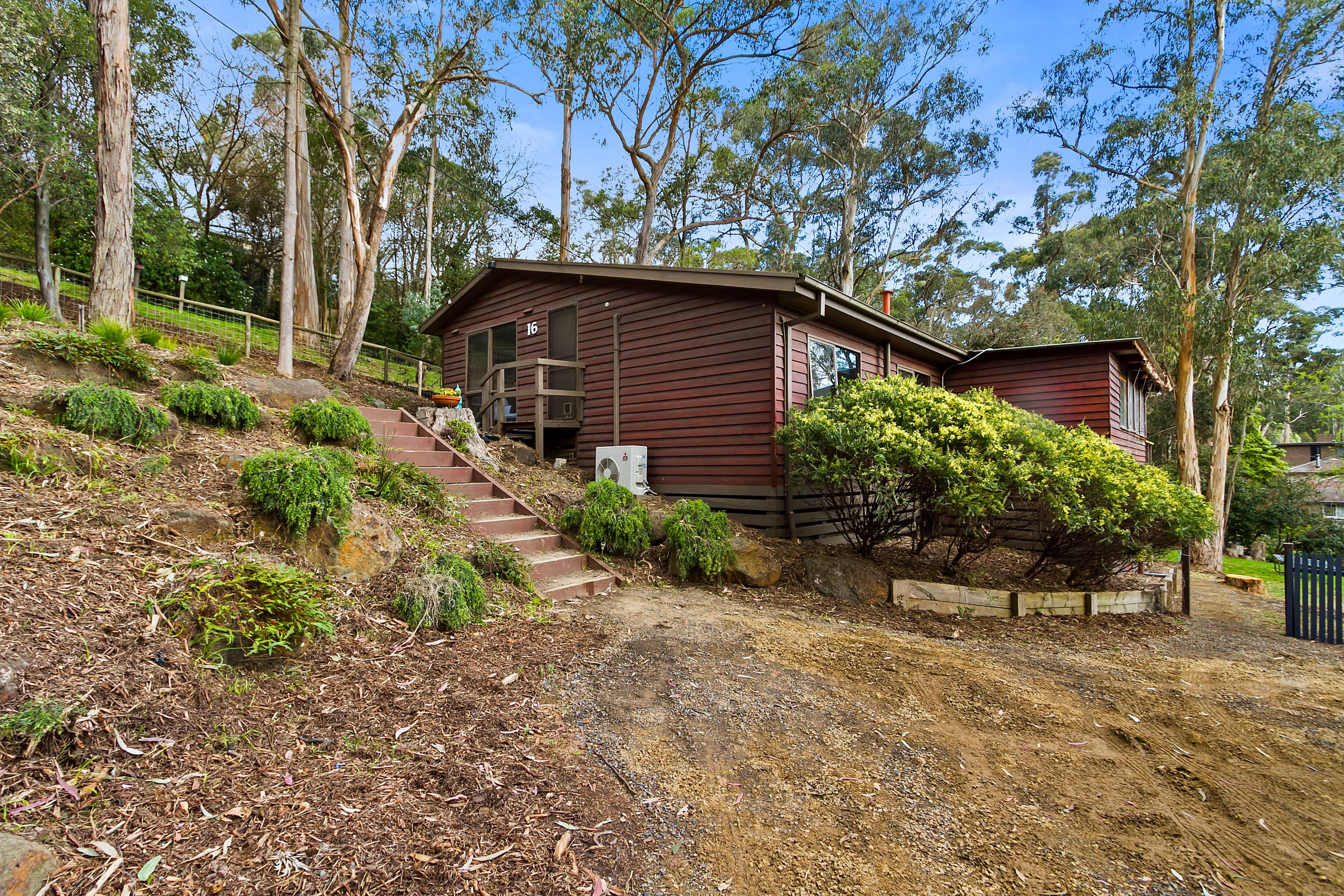 16 Gerratts Avenue, Upwey VIC 3158, Upwey - Thumbnail 2